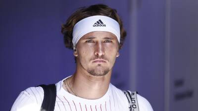 Alexander Zverev admits to feeling the pressure at Australian Open in world No 1 bid and spending too long on phone