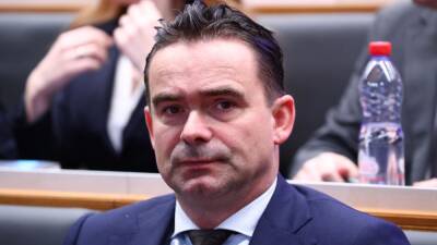 Marc Overmars - El lío de Overmars se desboca - en.as.com