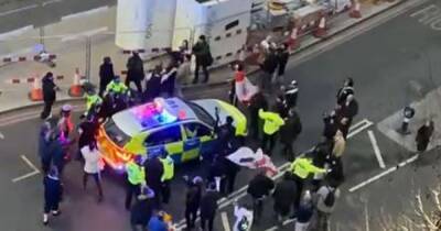 Keir Starmer - Labour leader Keir Starmer rescued by police after he was ambushed by mob of protesters carrying a 'noose' - manchestereveningnews.co.uk - Manchester - Scotland