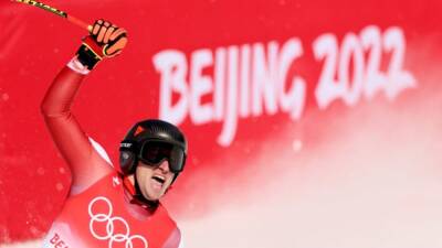 Alpine skiing-Mayer set for gold in men's super-G