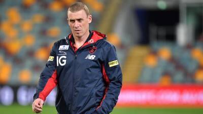 Melbourne Demons respond to claims club considered standing down coach Simon Goodwin in 2021 - abc.net.au
