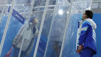 Speed skating-Stealing a kiss in the Games 'closed loop' - channelnewsasia.com - Beijing