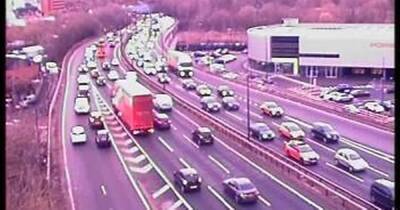 LIVE: Heavy traffic and queues on M60 after crash - manchestereveningnews.co.uk - Manchester