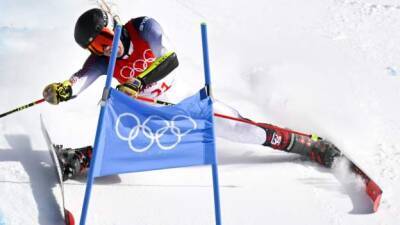 Winter Olympics: American skier Nina O'Brien suffers serious leg break in giant slalom crash