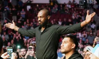 Jon Jones Choking A Fan Unconscious Then Immediately Reviving Him Is Still One Of The Weirdest Videos Around