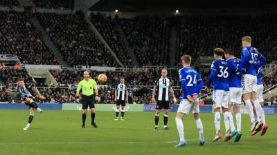 Newcastle drag Everton into relegation mire in Lampard's first league game in charge
