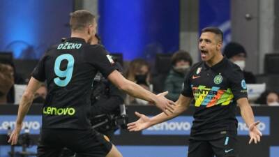 Sanchez fires Inter past Mourinho's Roma