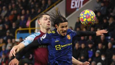 Wasteful Manchester United slip out of top four after draw at Burnley
