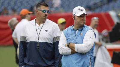 Titans extend contracts for GM Jon Robinson, coach Mike Vrabel