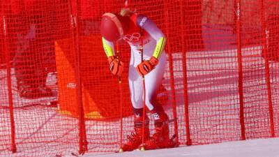 Mikaela Shiffrin misses gate on first run of slalom, out of second consecutive race at Beijing Olympics