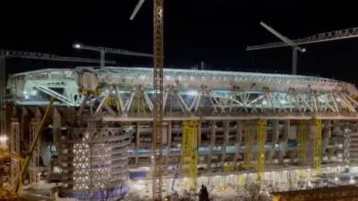 El Madrid prueba las nuevas luces del Bernabéu y asombra