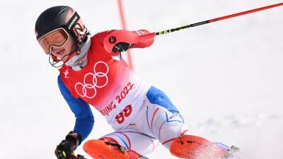 Winter Olympics 2022 - 'That's a long hike!' - Wen-Yi Lee shows incredible spirit to finish slalom race after missing ga