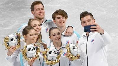 Figure skating medal ceremony delayed over 'legal consultation' at Beijing Winter Olympics