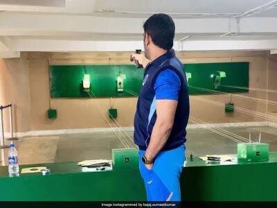 Mega Auction - Watch: MS Dhoni Takes To Shooting, Tennis Ahead Of IPL 2022 Mega Auction - sports.ndtv.com - India -  Ahmedabad -  Chennai