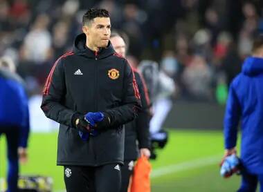 Dean Saunders: 'If You Asked Ronaldo, ‘Who’s The Worst Midfielders You’ve Ever Played With', Fred and McTominay Won’t Be Far Off' - sportbible.com