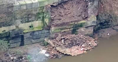 River Irwell - Footpath closed off as part of wall collapses into River Irwell - manchestereveningnews.co.uk - Manchester