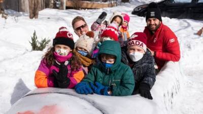 Olympic bobsledders surprise Ottawa children after video goes viral