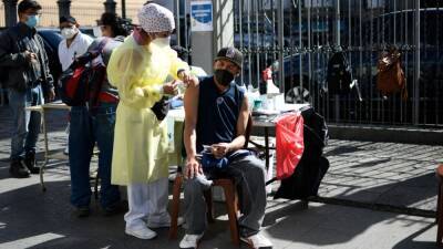 COVID en España, en directo hoy: vacunas, Ómicron, fin de las mascarillas, cuarentena... - en.as.com -  Santa