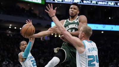 Bucks score 44 in 2nd quarter, roll past Hornets