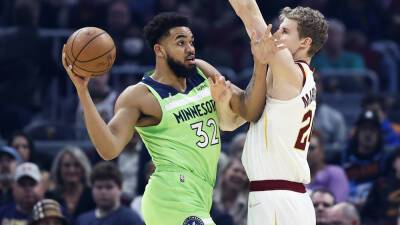 Karl-Anthony Towns hits late 3-pointer as T'Wolves hold off Cavs