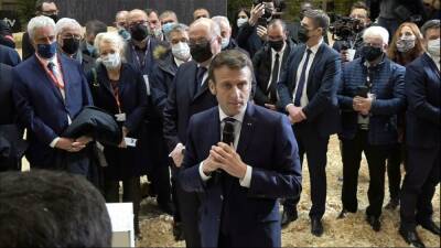 Russian invasion of Ukraine upends French presidential campaign