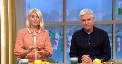 Holly Willoughby triggers ITV This Morning fans as she makes food error moments into show