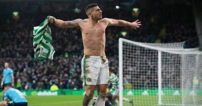 Ange Postecoglou - Easter Road - Giorgos Giakoumakis sees Celtic return bid for crunch St Mirren clash go down to the wire - dailyrecord.co.uk - Greece