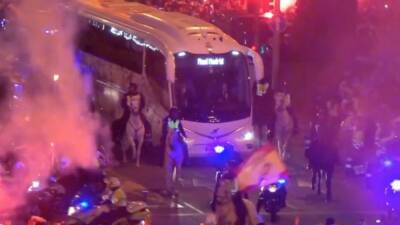 Pedro Sánchez - Un recibimiento bestial: la locura de la afición con el bus del Real Madrid en el Bernabéu - en.as.com - Portugal