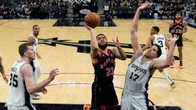 VanVleet leads the way as Raptors beat Spurs to snap 3-game skid