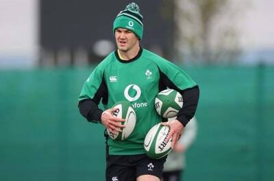 Farrell restores Sexton to Ireland line-up for crucial England clash