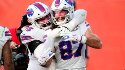 Bills re-sign Kumerow to one-year deal
