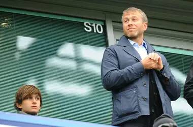 Financial Expert Explains Why Chelsea Might Go Into Administration - sportbible.com - Russia