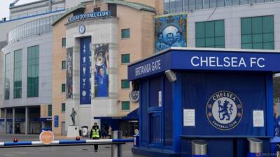 UK says Chelsea can keep playing after Abramovich sanction, sale halted