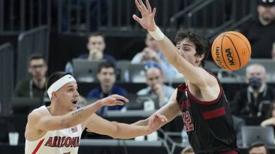 No. 2 Arizona outlasts Stanford 84-80 in Pac-12 quarters