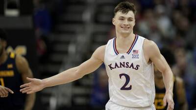 Charlie Riedel - No. 6 KU cruises past West Virginia 87-63 in Big 12 quarters - foxnews.com - state Texas - state Missouri - county Christian - state Kansas - state West Virginia