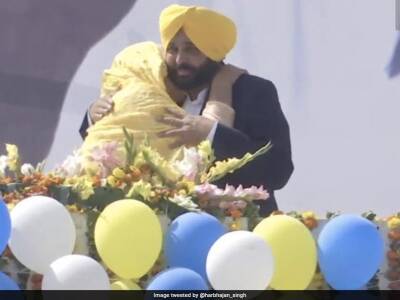 Harbhajan Singh - "What A Picture...": Harbhajan Singh Congratulates Bhagwant Mann - sports.ndtv.com - India