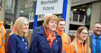 Rail minister hit by train delays on trip to Manchester to announce funding to cut delays - manchestereveningnews.co.uk - Britain - Manchester