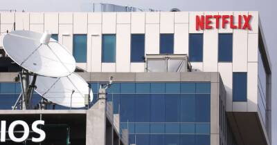 Who is Tyler Henry and what is his Life After Death Netflix series about? - manchestereveningnews.co.uk - Usa - Vietnam - county Henry - county Tyler - county Oliver