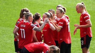 Leah Galton nets twice as Manchester United beat Reading to keep outside WSL title hopes alive