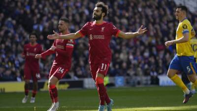 Diaz bravery helps Liverpool close in on leaders Manchester City