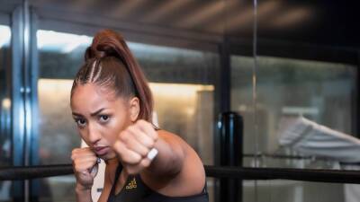 Floyd Mayweather - Floyd Mayweather-Junior - Estelle Mossely aims to emulate Mayweather and become 'the biggest boxer in the world' - thenationalnews.com - Dubai -  Paris