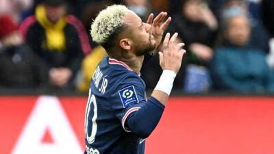 Paris St-Germain 3-0 Bordeaux: Home fans boo players despite win