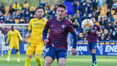 El Alcorcón resucita frente al Huesca con un gol de Borja Valle