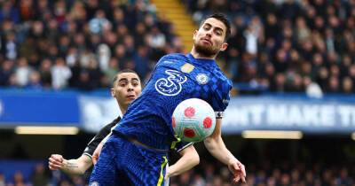 Soccer-Chelsea put aside turmoil while Gunners march on