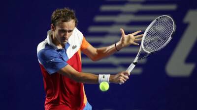 Medvedev cruises through first match as world number one