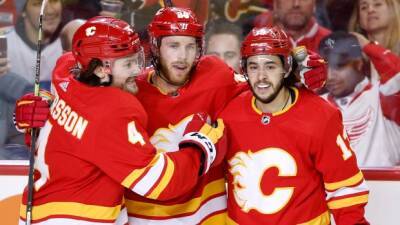 Markstrom stops 19 pucks in shutout, Lindholm nets 30th as Flames blank Red Wings