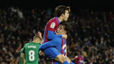 Torres and Dembele shine as Barcelona thump Osasuna