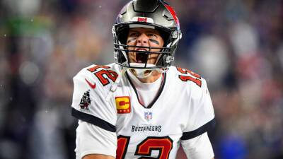 Tom Brady decides to play 2022 season with Bucs, NFL world reacts