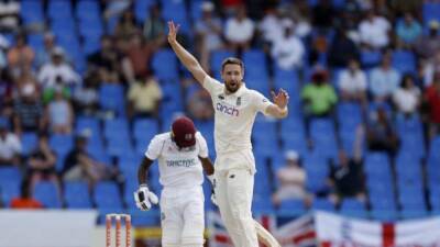 James Anderson - Stuart Broad - Andrew Strauss - England should drop Woakes for overseas tours, says Boycott - channelnewsasia.com - Australia - Barbados - Grenada