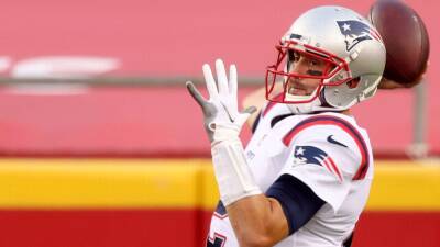 Veteran QB Brian Hoyer back for third stint with New England Patriots on 2-year deal